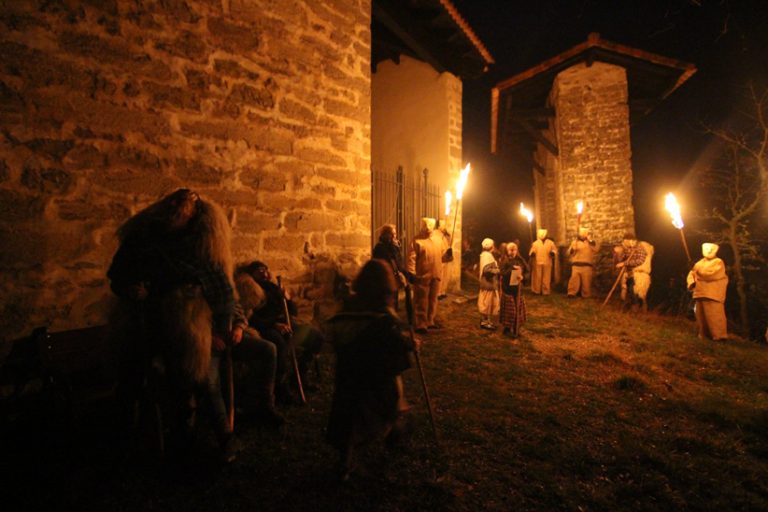 Especial Carnavales Kuartango Al filo de lo Improbable