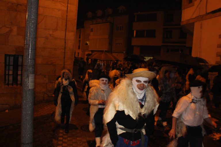 Mascaradas Olazagutía / Olazti Al filo de lo Improbable